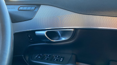 Volvo XC90 2.0 B5D [235] Plus Dark 5dr AWD Geartronic Diesel Estate